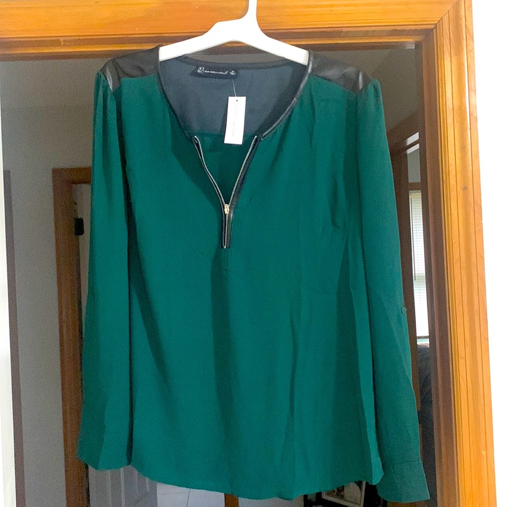 New York and company long sleeve shirt. XL, new with tags!